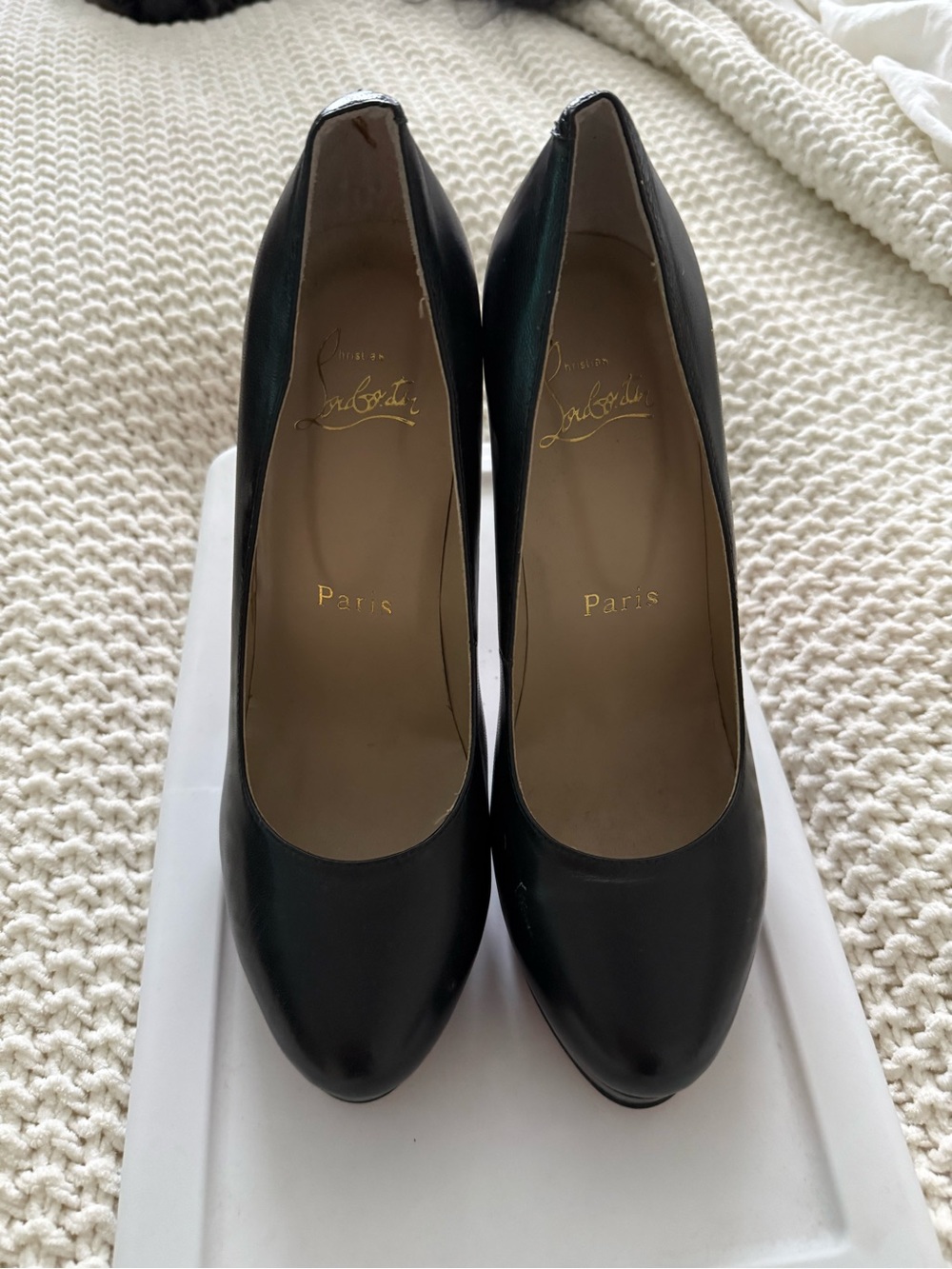 Designer Inspired | Black Leather Round-Toe Pumps Red Bottoms